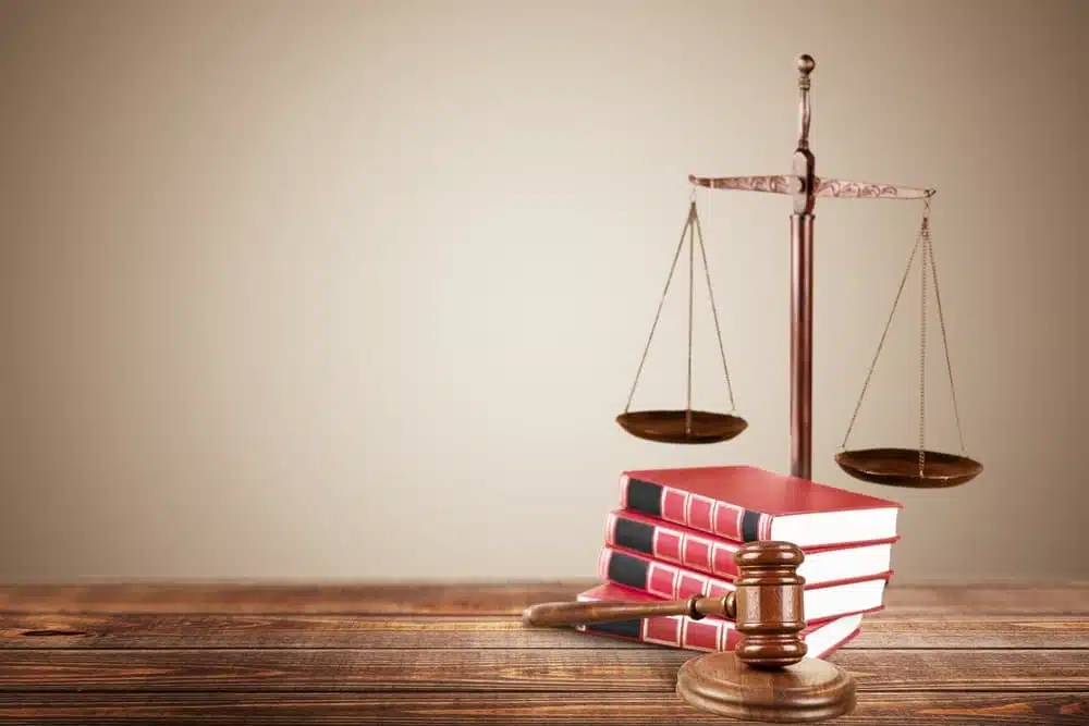 Case Settlement vs. Trial Verdict in Back Injury Lawsuit